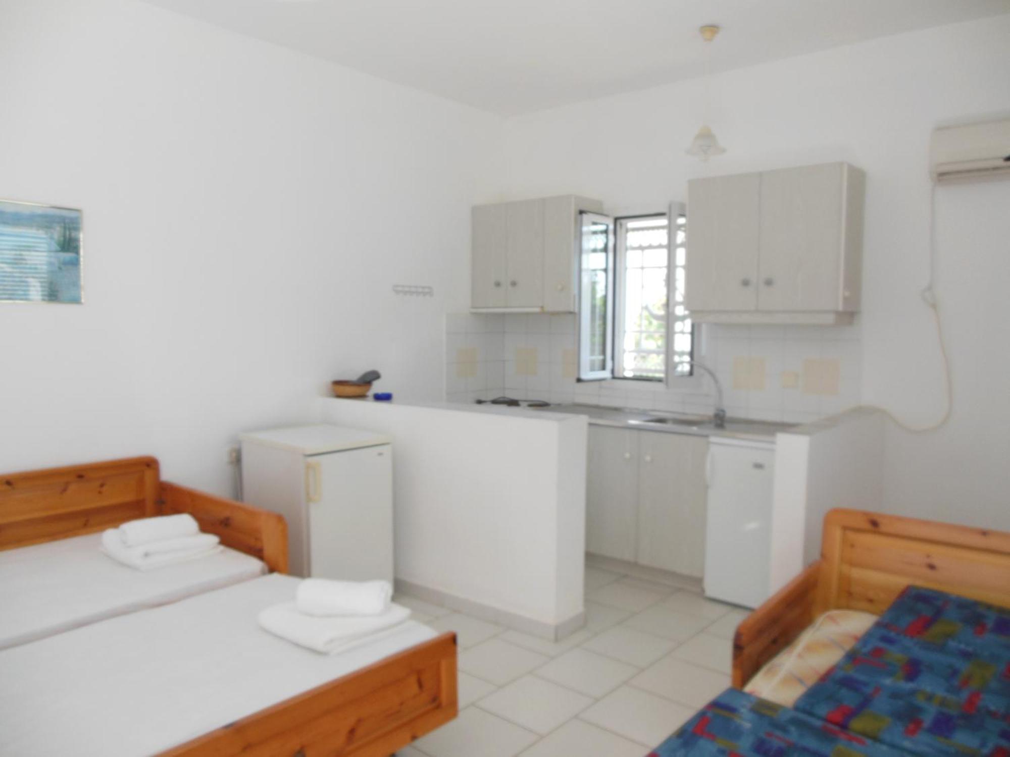 Helonata Apartments Arkoudi Extérieur photo