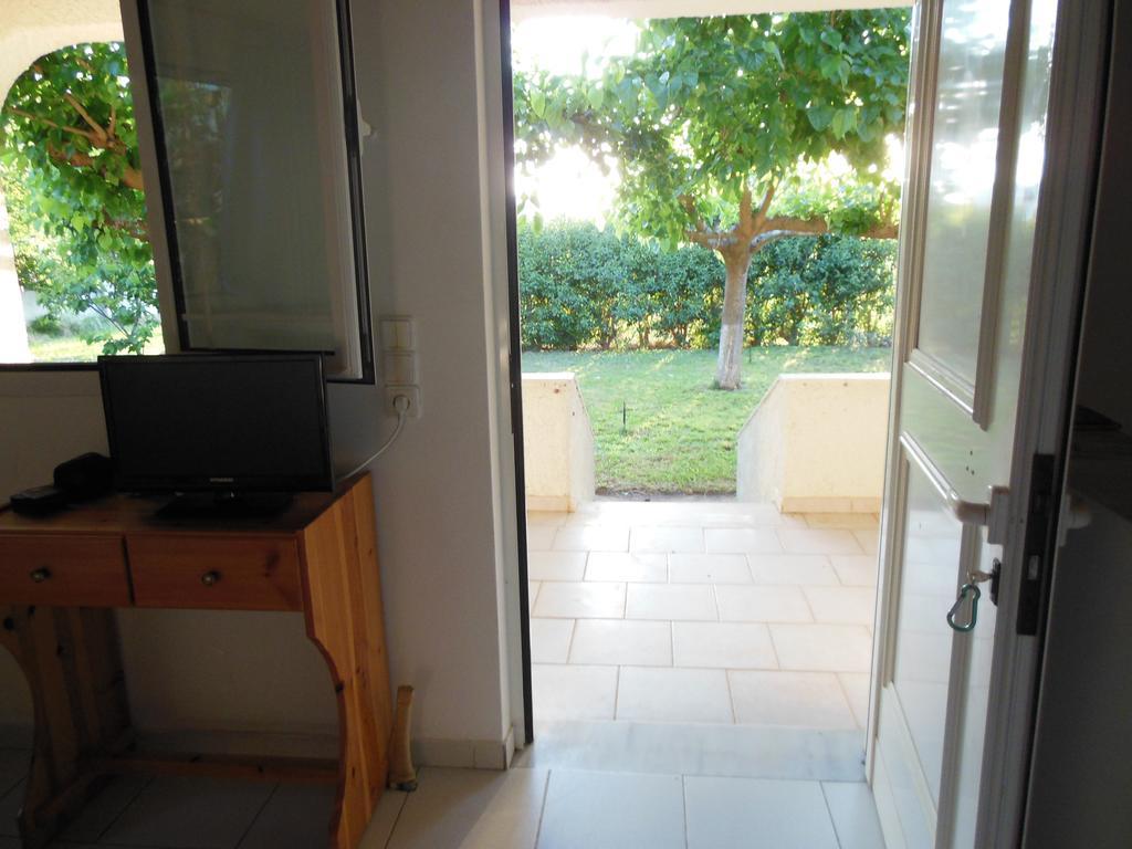 Helonata Apartments Arkoudi Extérieur photo