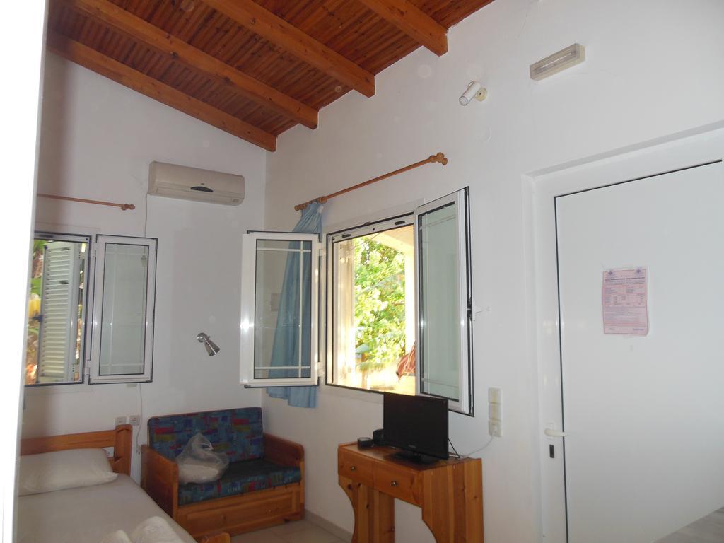 Helonata Apartments Arkoudi Extérieur photo